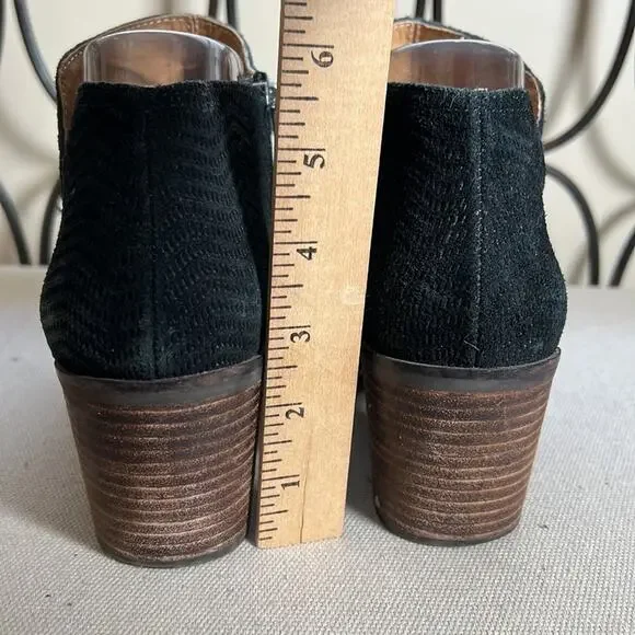 Lucky Brand Pardina black suede leather heel ankle boots with zipper size 9 - Picture 4 of 10